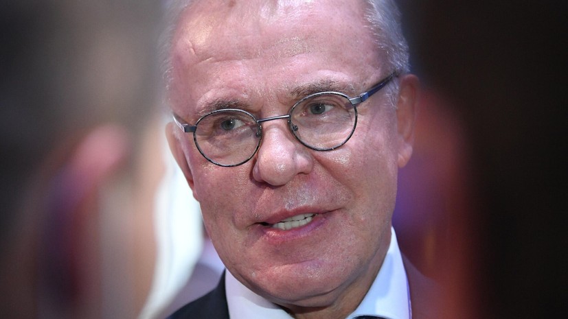 Фетисов — о внесении Инфантино в базу «Миротворца»: он не обратит никакого внимания