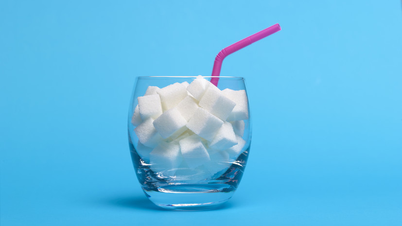 Врач Кашух: добавленный сахар часто попадает в рацион не через сладости
