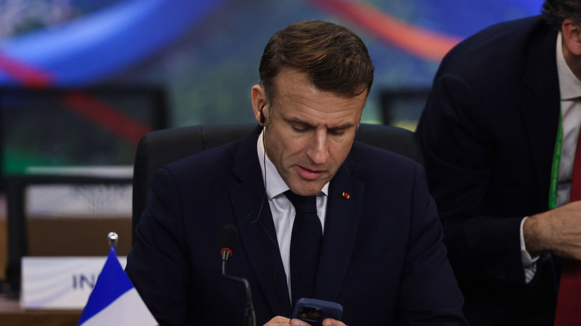 ТАСС: Макрон планирует позвонить Путину, подготовка беседы займёт время