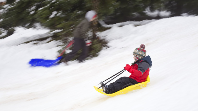 Юрист объяснил, когда катание на необорудованной горке может обернуться штрафом