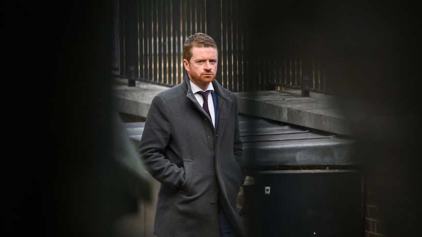 Глава аппарата Стармера уволился из-за связей экс-посла в США с Эпштейном