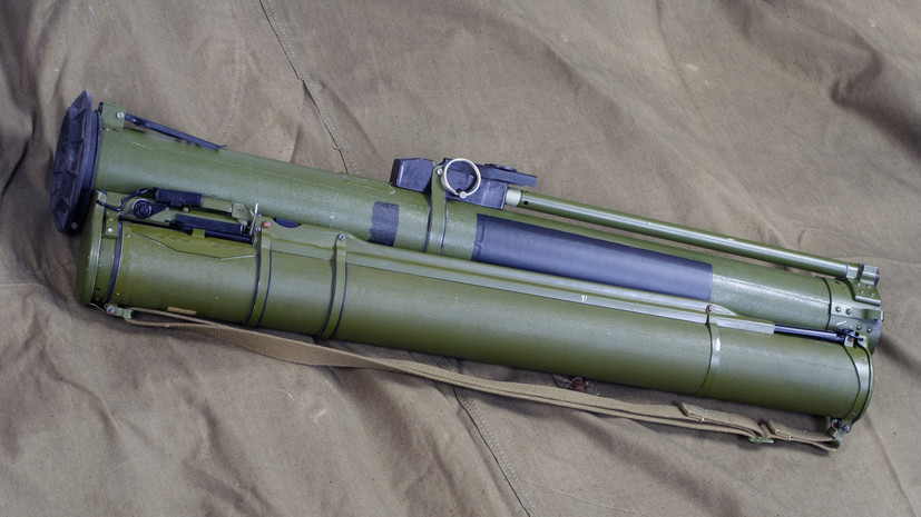 В Праге женщина принесла в полицию противотанковую ракету