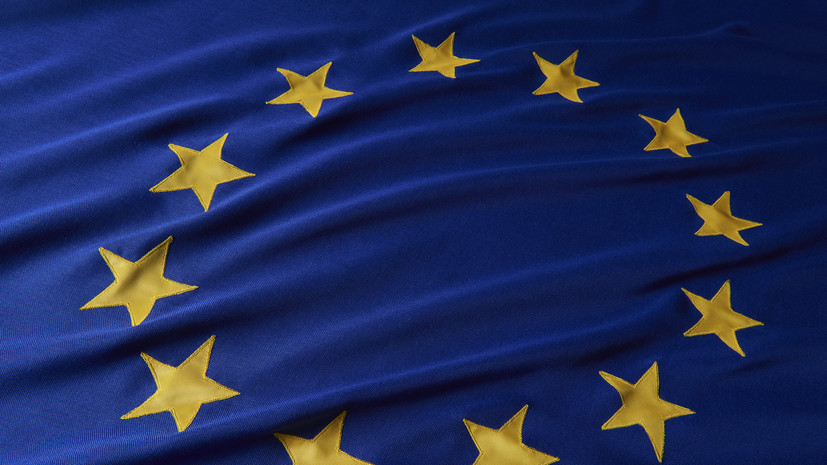 Профессор Хадсон: ЕС из-за мнимой российской угрозы разрушает свою экономику