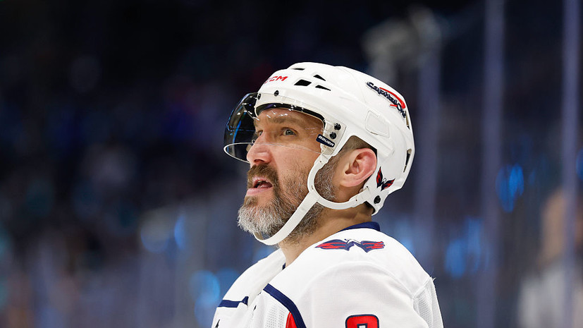 Овечкин во время отдыха в Дубае получил от шеф-повара торт с посланием