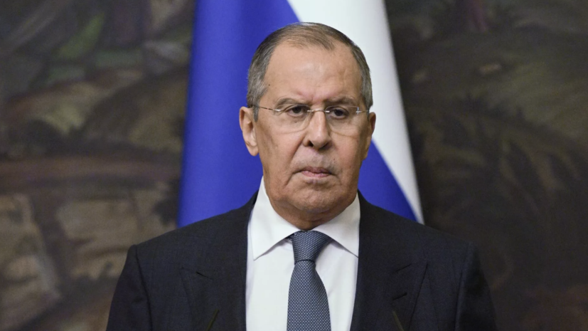 Экс-посол Италии рассказал о волнении главы МИД Ди Майо перед встречей с Лавровым