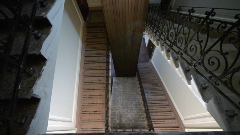 Юрист Баканова: установку двери в коридоре дома могут посчитать самоуправством