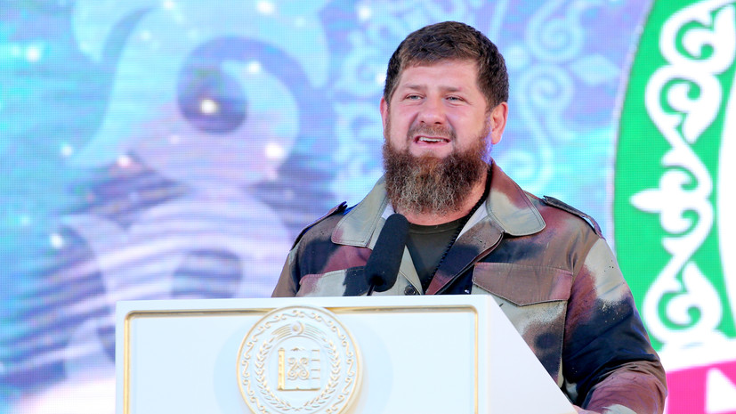 Кадыров опубликовал видео ужина с сыном Адамом