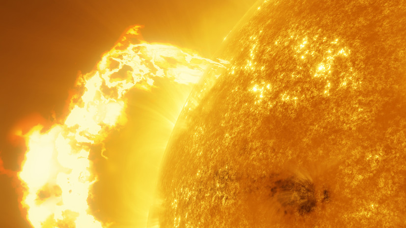 Серия из трёх сильных вспышек произошла на Солнце