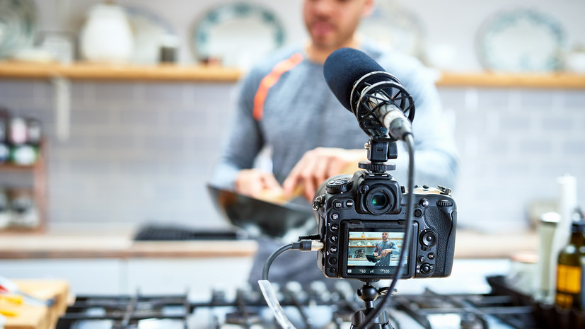 Юрист Александрович: блог превращается в бизнес при регулярной монетизации