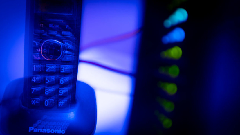 Россиян предупредили о звонках мошенников на домашний телефон