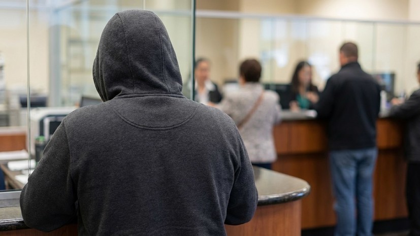 Экономист: мошенники могут оформить кредит по старому номеру телефона