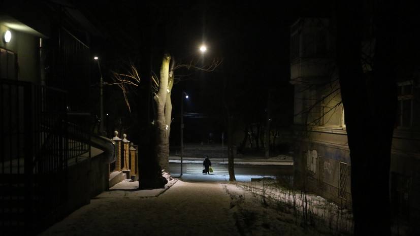 Жители Одессы перекрыли дорогу из-за отсутствия света