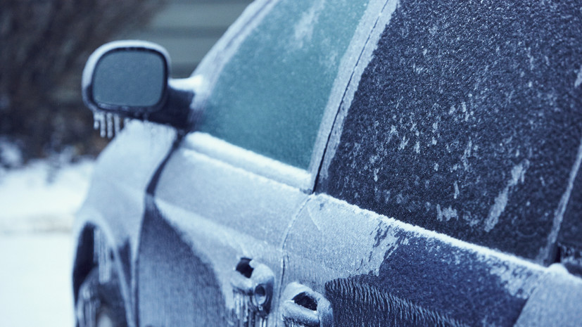 Автоэксперт Балабас: наледь на дверях может повредить краску на машине