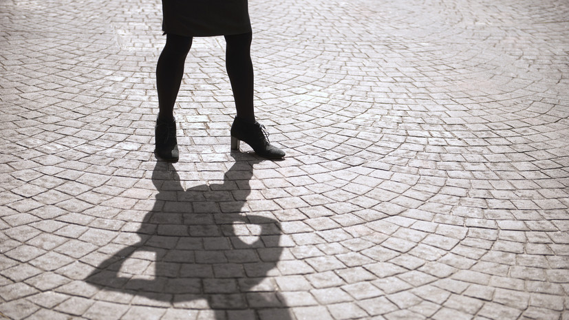 Бабушка пропавших в Петербурге девочек рассказала RT: мать увела их в секту