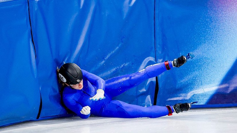 Шорт-трекистка Крылова после падения вышла в полуфинал забега на 1000 м на Олимпиаде-2026