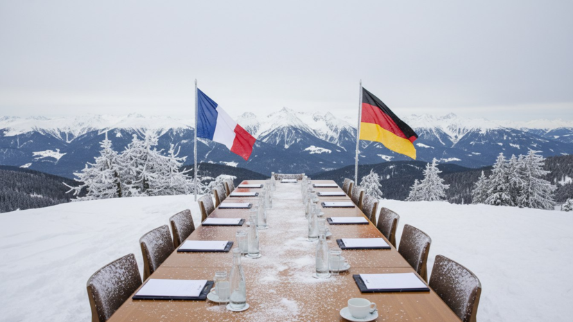 В ФРГ сообщили о ранней стадии переговоров с Францией по ядерному зонтику