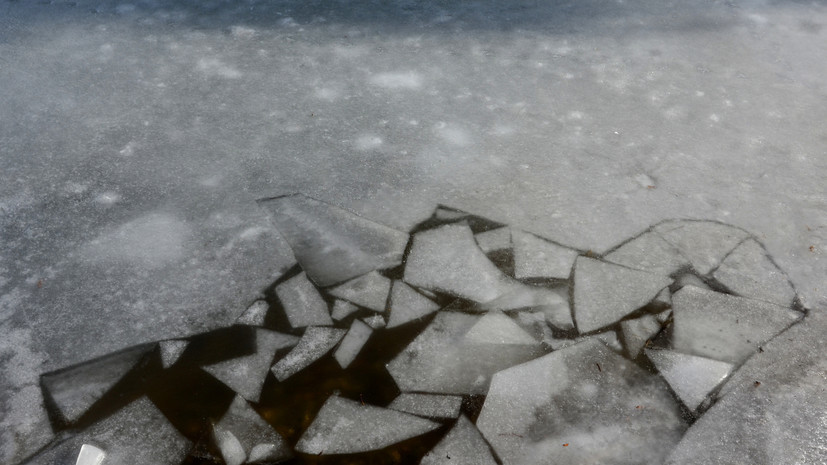 Прохожие спасли двух провалившихся под лёд мальчиков на Ставрополье