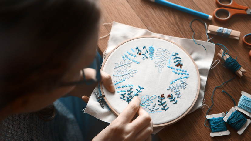 Врач Шилова: зрение может ухудшиться из-за увлечения вязанием и вышивкой