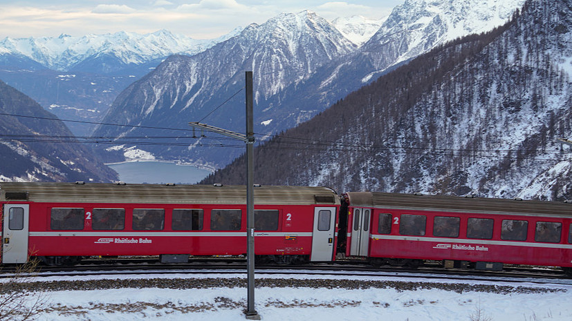 В Швейцарии поезд сошёл с рельсов из-за лавины, пострадали пять человек