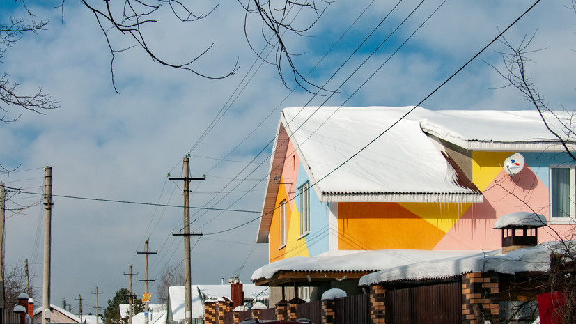 Россиянам дали советы по очистке крыши от снега