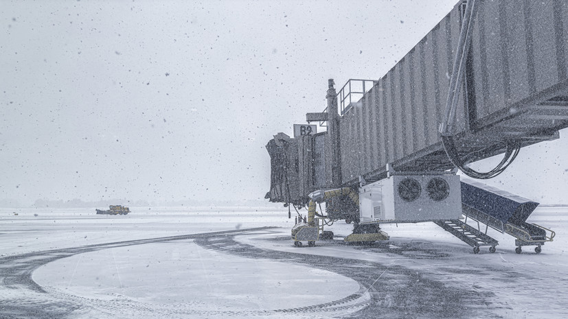 Аэропорт Саратова временно не принимает и не отправляет рейсы