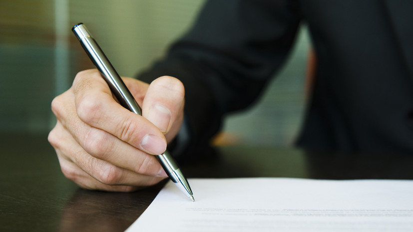 Юрист Хаминский пояснил, в каких ситуациях можно составить завещание от руки