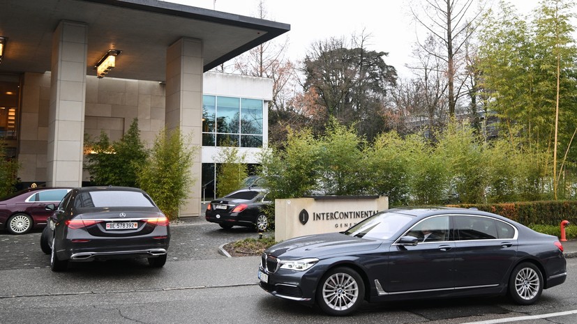 В Женеве стартовал второй день трёхсторонних переговоров по Украине