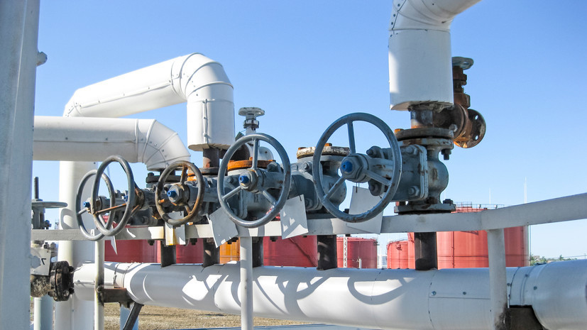 Сийярто: запасов нефти Венгрии хватит более чем на три месяца