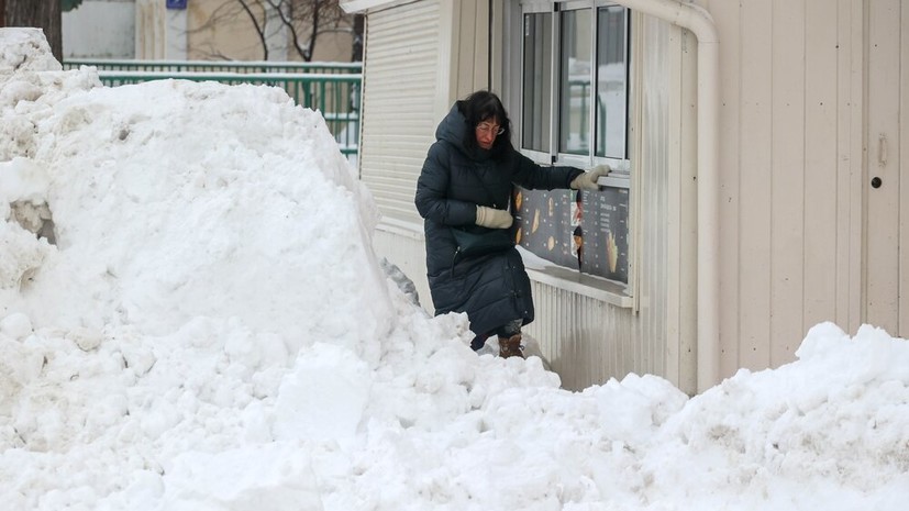 Адвокат Атаханова рассказала о действиях при травме из-за упавшего с крыши снега