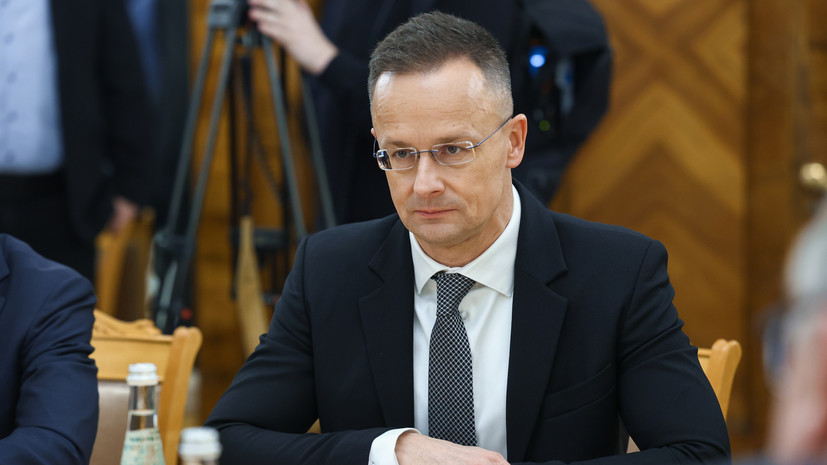 Сийярто призвал ЕК не быть «украинской комиссией» и повлиять на Киев