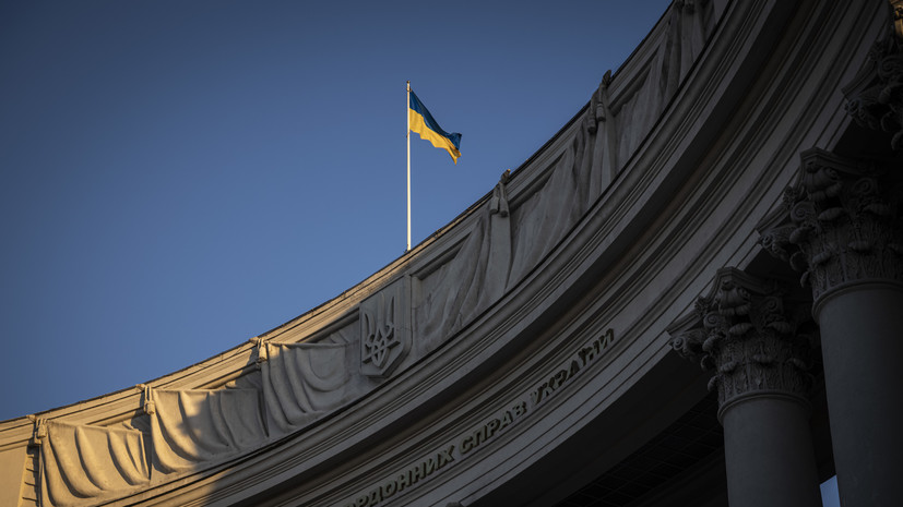 В МИД Украины назвали шантажом намерения Венгрии и Словакии по электроэнергии