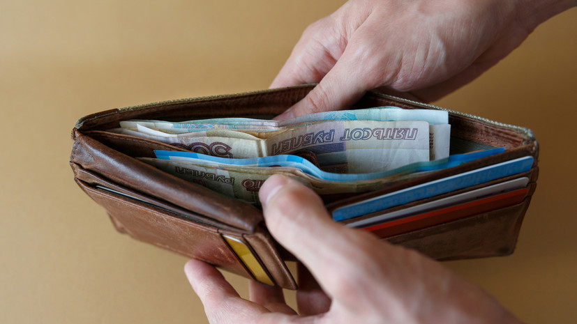 В Госдуме предложили индексировать зарплаты силовиков дважды в год