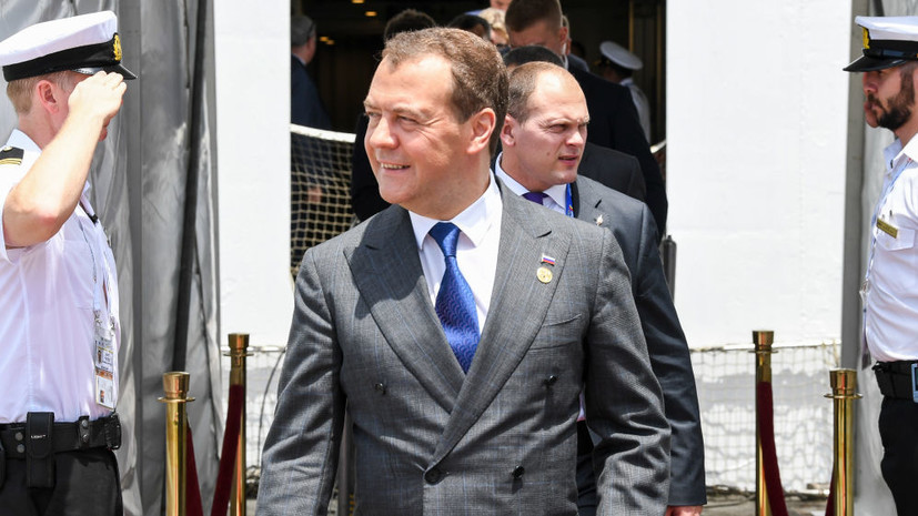 В США оценили насмешки Медведева над главой дипломатии ЕС