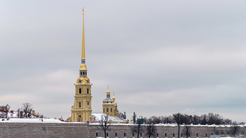 В Петропавловской крепости объяснили огромные очереди Масленицей