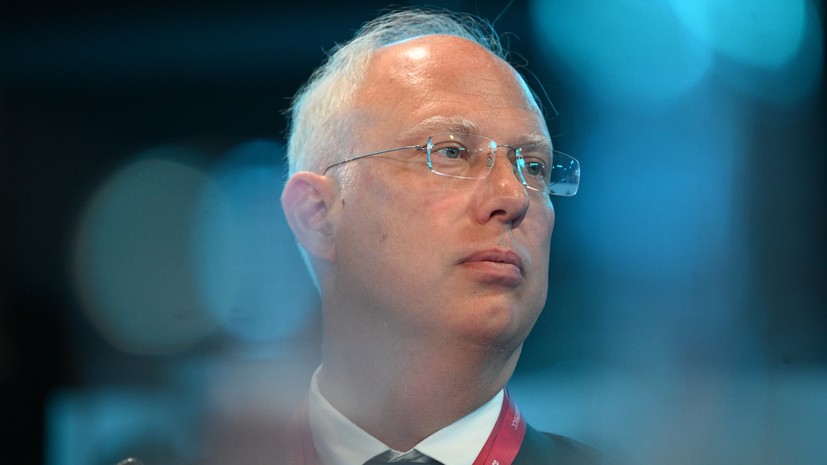 Дмитриев назвал «концом британской короны» фото бывшего принца Эндрю в Лувре