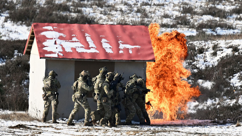 Генерал Липовой: Запад отрабатывает провокации с военными в российской форме