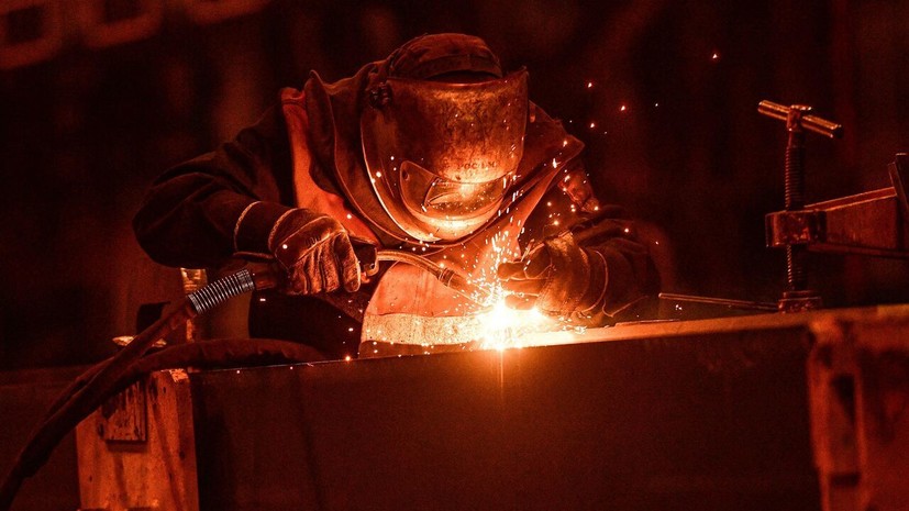 РИА Новости: сварщик стал самой высокооплачиваемой профессией в России