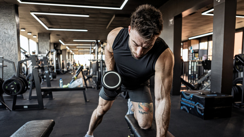 Диетолог Мухина пояснила, какой рацион соблюдать при силовых тренировках