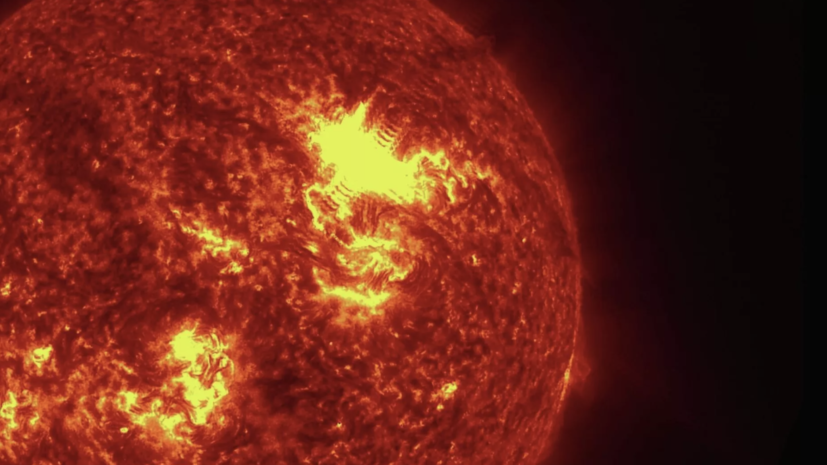 Учёные сообщили о сильнейшей за две недели вспышке на Солнце