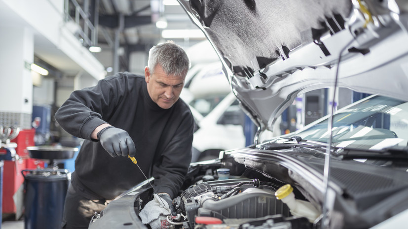 Автоэксперт Осипов перечислил этапы подготовки машины к весне