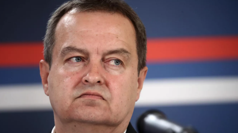 Главу МВД Сербии Дачича госпитализировали