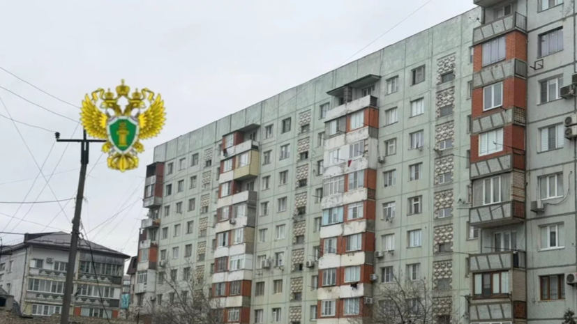 В Дагестане подросток выпал из окна жилого дома и погиб