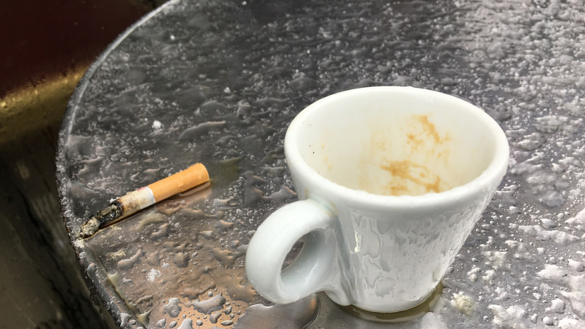 Врач: хроническое курение и чрезмерное употребление кофе могут привести к инсульту