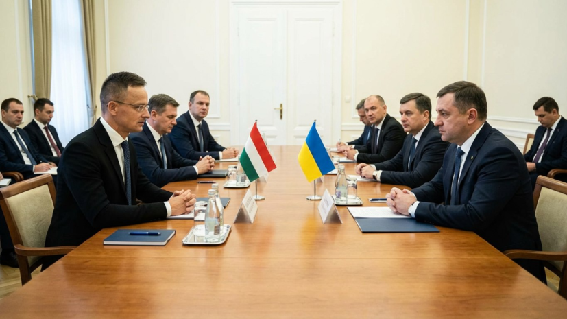 Сийярто вызвал посла Украины в МИД из-за мобилизации закарпатских венгров