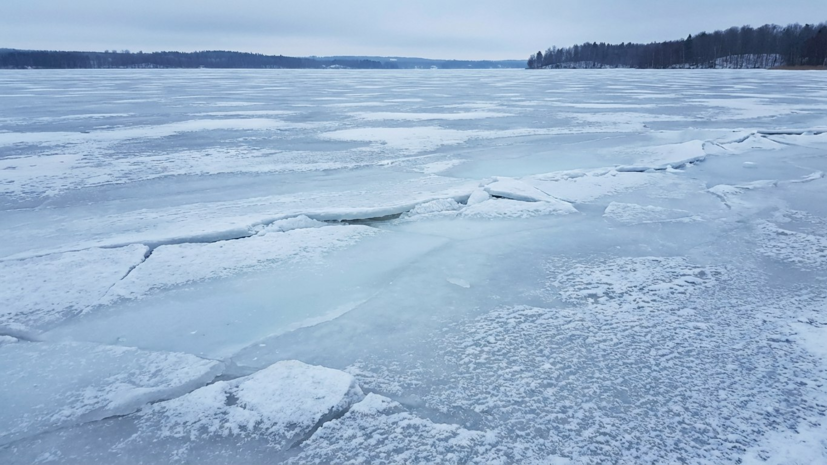 Спасатель Щетинин: качество льда на водоёме невозможно определить на глаз