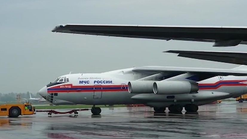 Спецборт МЧС с покинувшими Иран россиянами вылетел из Азербайджана