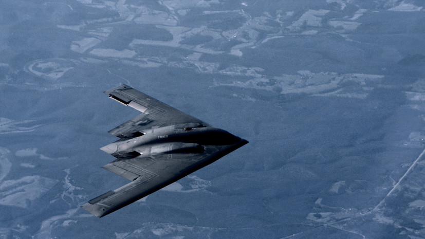CBS: бомбардировщики B-2 наносят удары по объектам КСИР в Иране