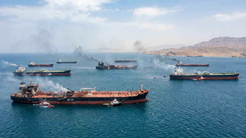 КСИР: в Ормузском проливе нанесены удары по десяти нефтяным танкерам