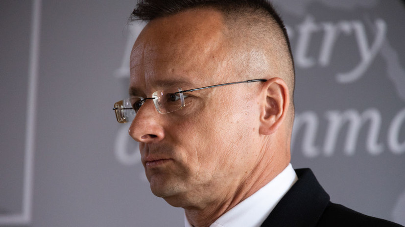 Сийярто заявил, что обсудит в Москве поставки энергоносителей