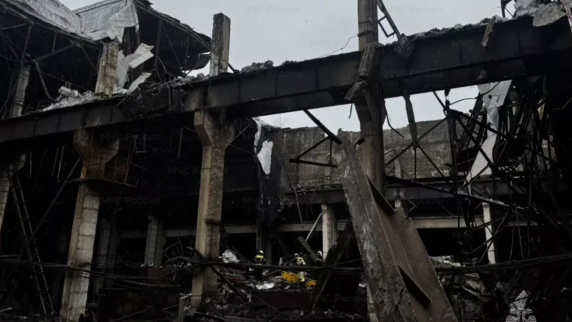 Спасатели завершили поиск людей после обрушения кровли склада в Тульской области